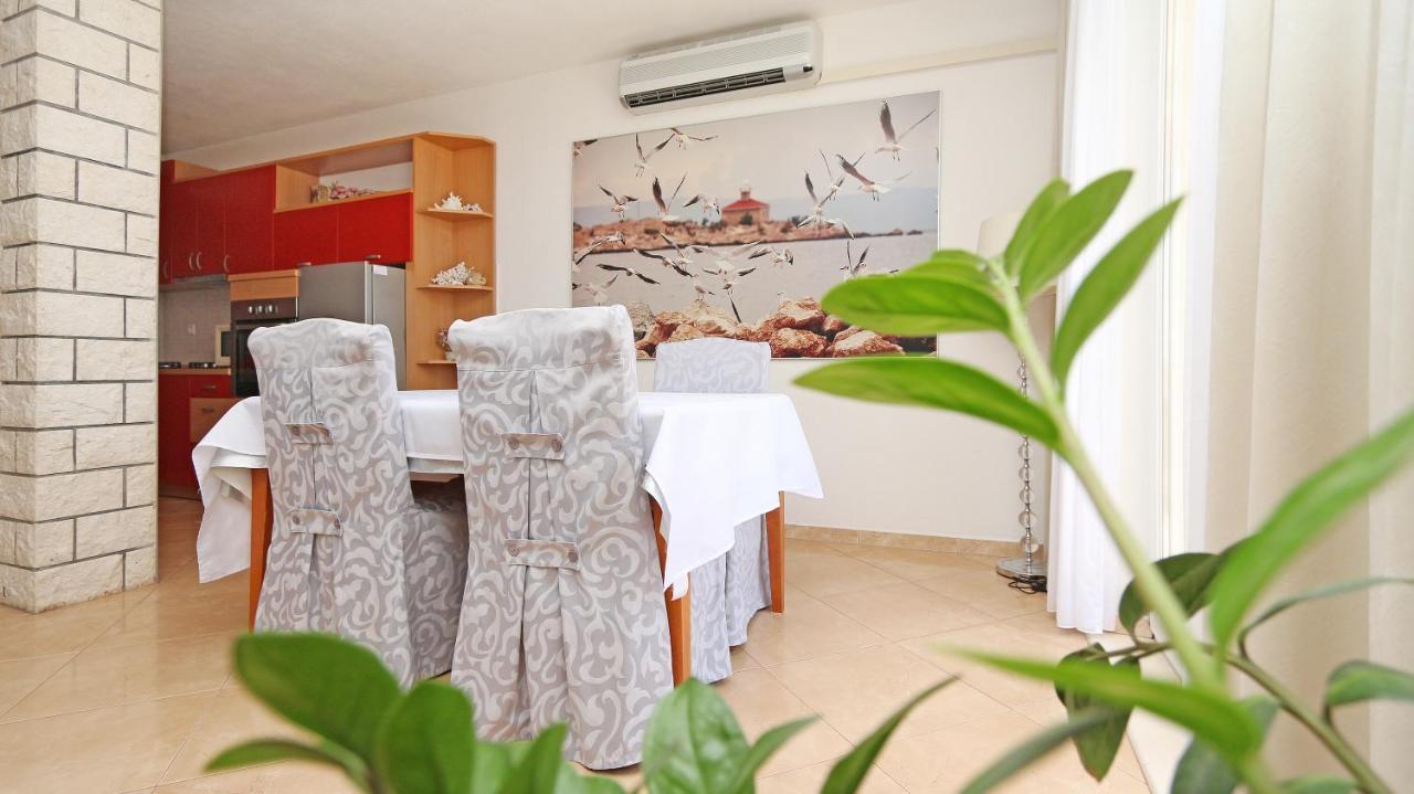 Apartments Emilija Makarska Eksteriør billede